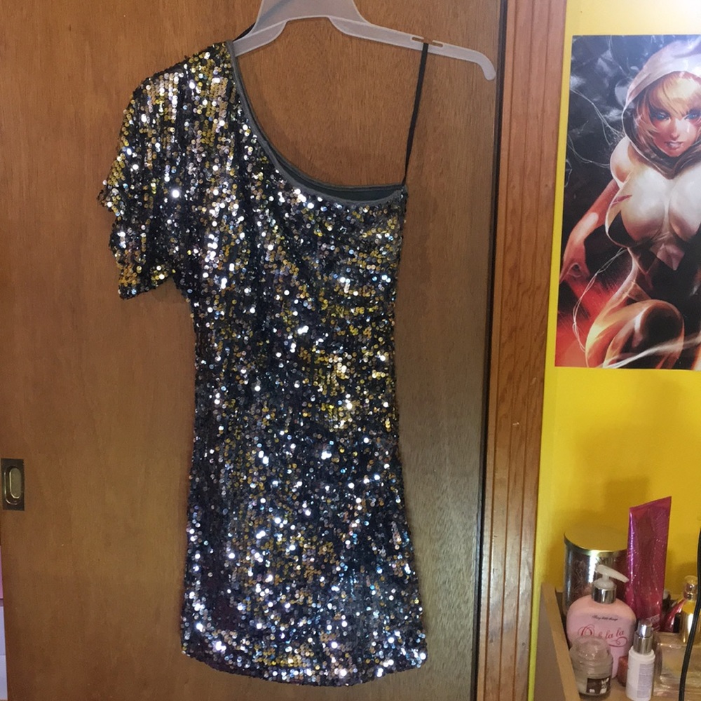 One shoulder sequin mini